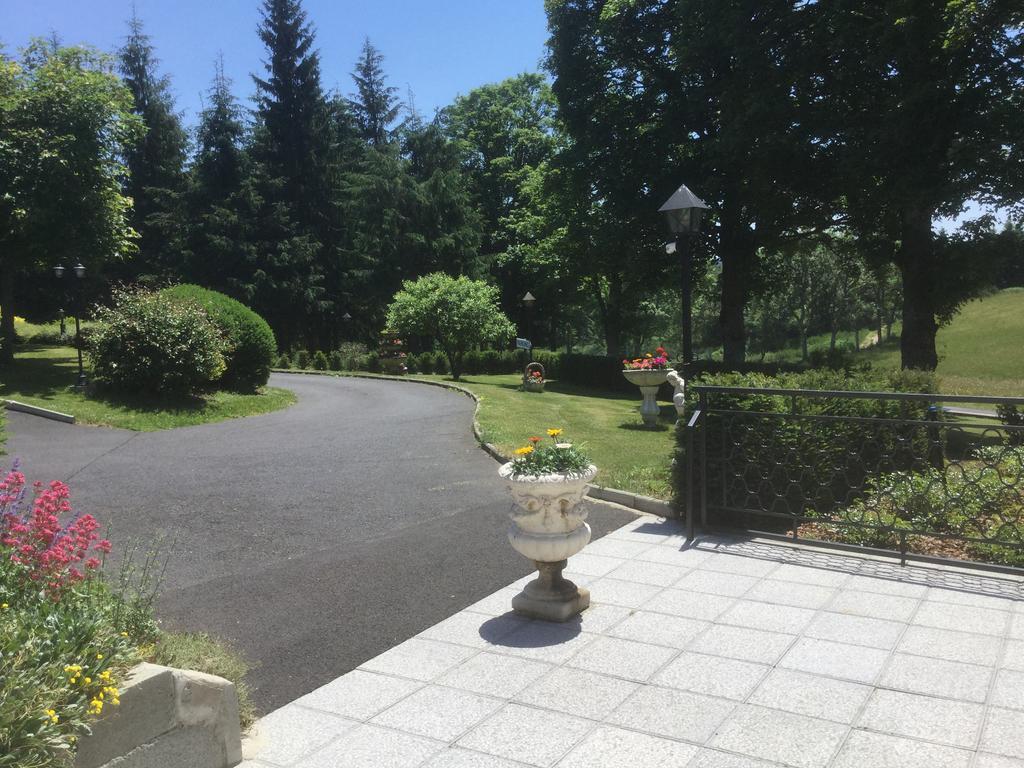 Logis Hotel Le Relais Du Bois Vialotte Le Chambon-sur-Lignon Exterior foto